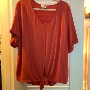 Coral Umgee twist front top.